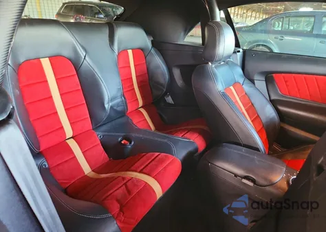 2020 Ford Mustang z USA, uszkodzony, nr VIN 1FATP8UD1L5100075